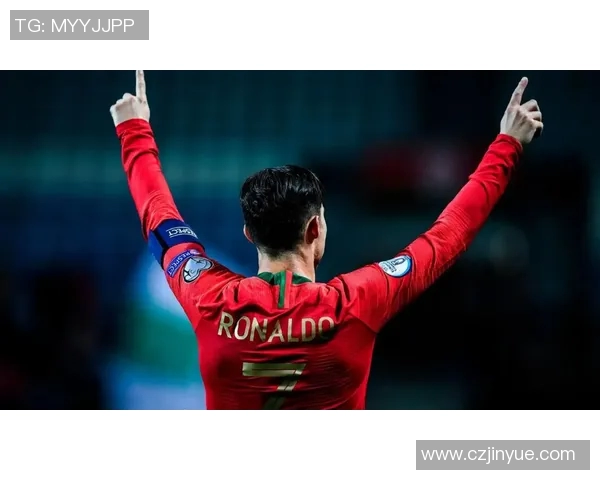 C罗在绿茵场上的精彩瞬间汇总足球明星的非凡技艺与激情表现 C罗在绿茵场上的精彩瞬间汇总足球明星的非凡技艺与激情表现