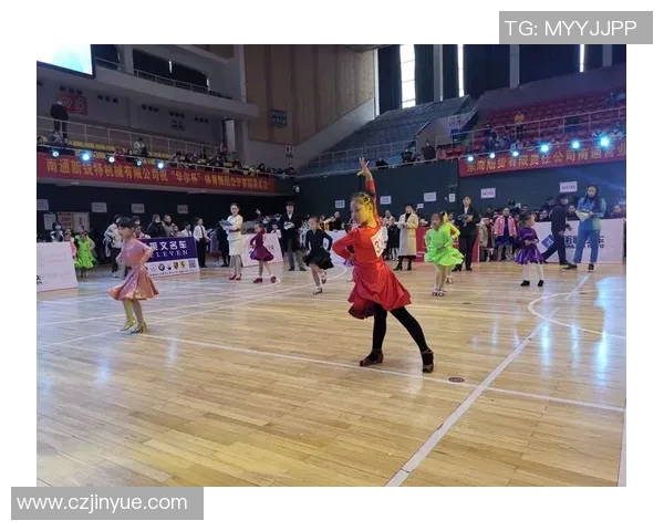 如皋市华尔体育舞蹈俱乐部携手共舞展现青春活力与艺术魅力